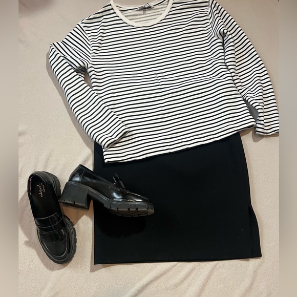 Ann Taylor Vintage Black Pencil Skirt, Size 4 - Picture 3 of 5